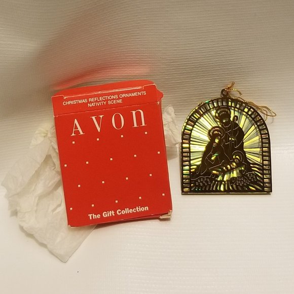 Dazzling vintage Avon Nativity Reflections ornament - Picture 6 of 11